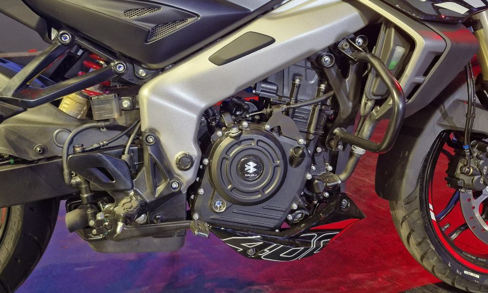 Pulsar RS400Z 400cc liquid-cooled engine technology